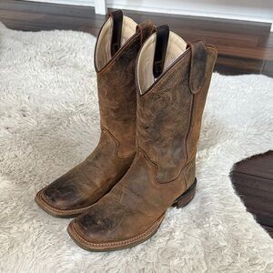 Kids size 3 western cowboy boots